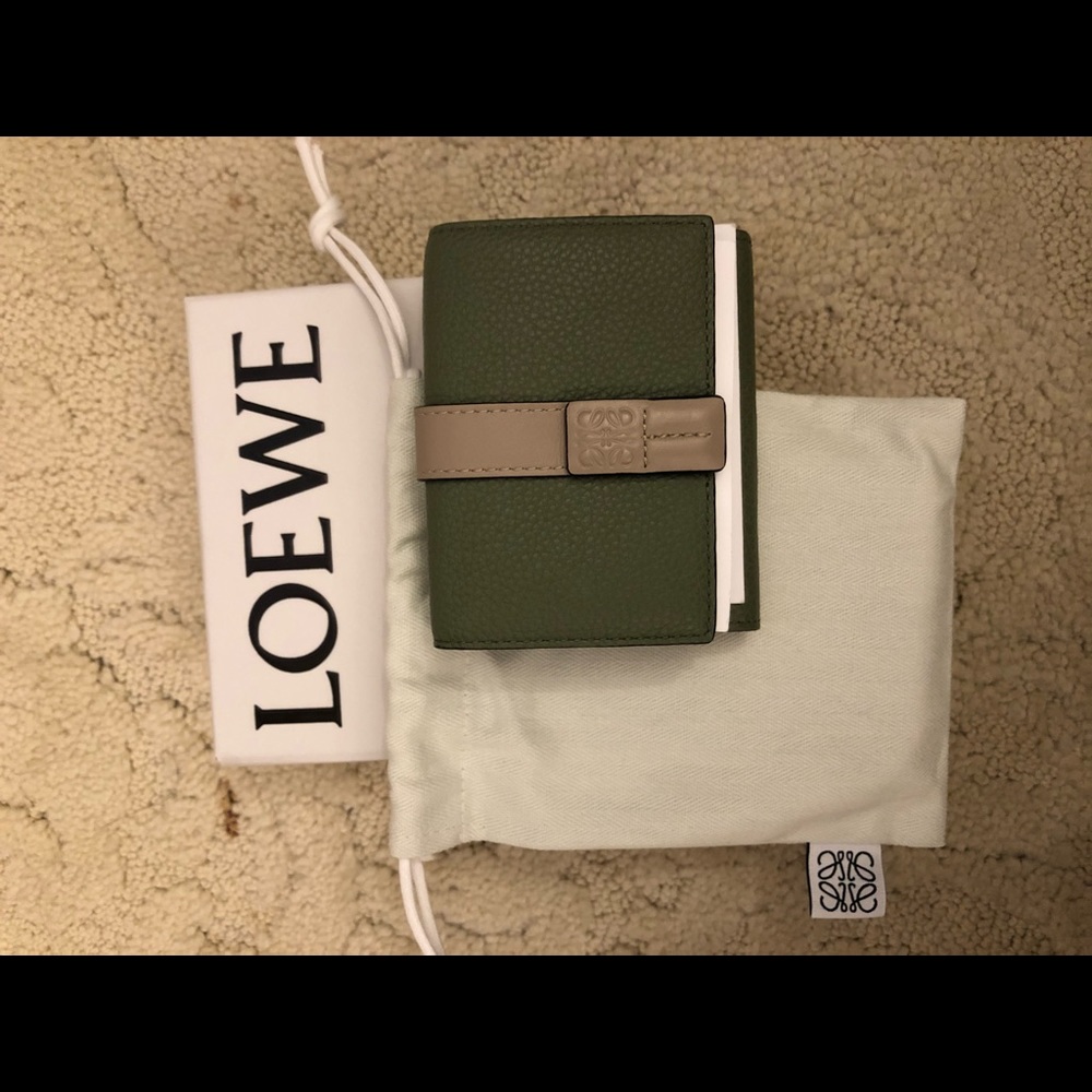 Loewe wallet